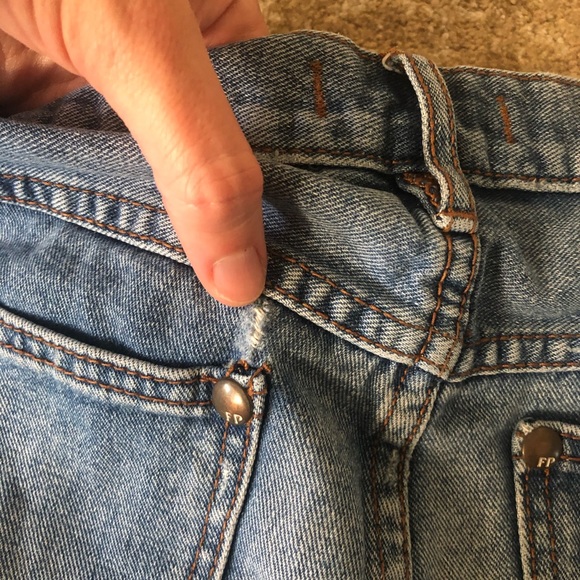 Free People jean denim shorts Sz 26 - Picture 4 of 4
